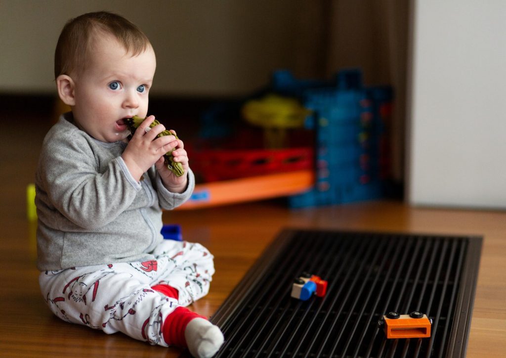Fase orale del neonato perché mette tutto in bocca? DrSilva