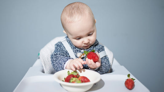 quando svezzare un neonato allattato artificialmente