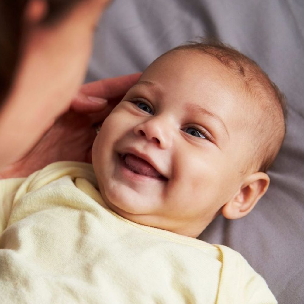 giochi e attività per lo sviluppo psicomotorio del neonato da 0 a 6 mesi