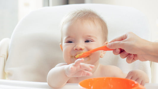 frutta al neonato a 4 mesi